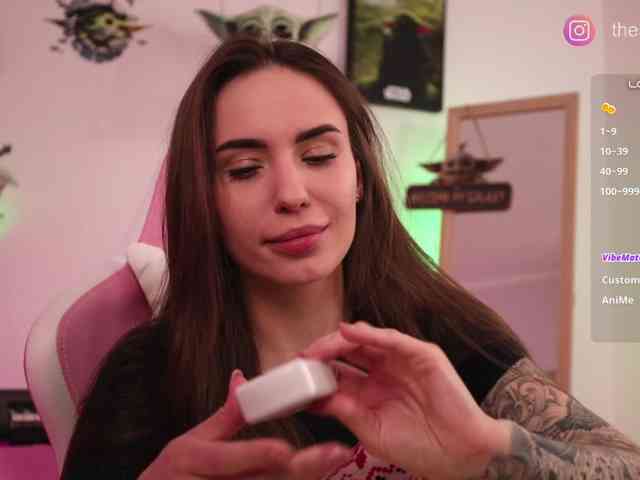 BabyYoda, live webcam girl, age 25, from Украина, streaming now, chatten, dromen