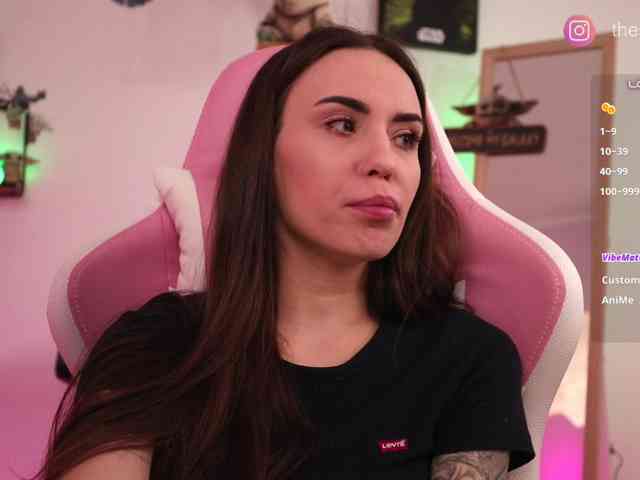 BabyYoda, live webcam girl, age 25, from Украина, streaming now, chatten, dromen