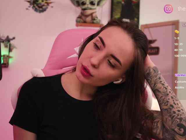 BabyYoda, live webcam girl, age 25, from Украина, streaming now, chatten, dromen