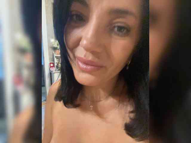 ProstoLolkaXXX, live webcam girl, age 43, from Украина, streaming now, kontneuken, pijpbeurt