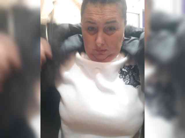 OlgaSaphire, live webcam girl, age 42, from UKRAINE, streaming now, kontvingeren, kontneuken