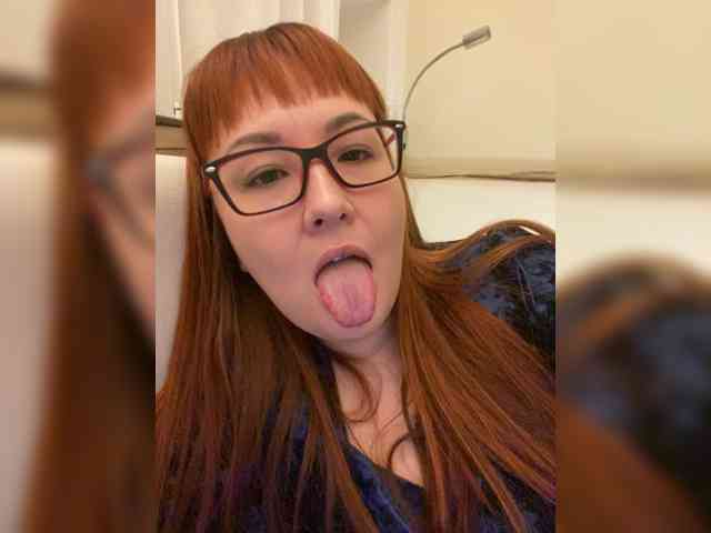 MissFoxxx, live webcam girl, age 36, from RUSSIA, streaming now, pijpbeurt, camshow