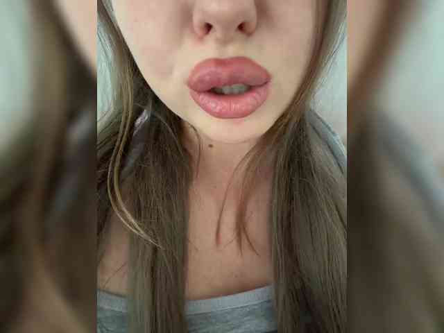 __Bumm__, live webcam girl, age 18, from GERMANY, streaming now, anaal spelen, aziatische massage