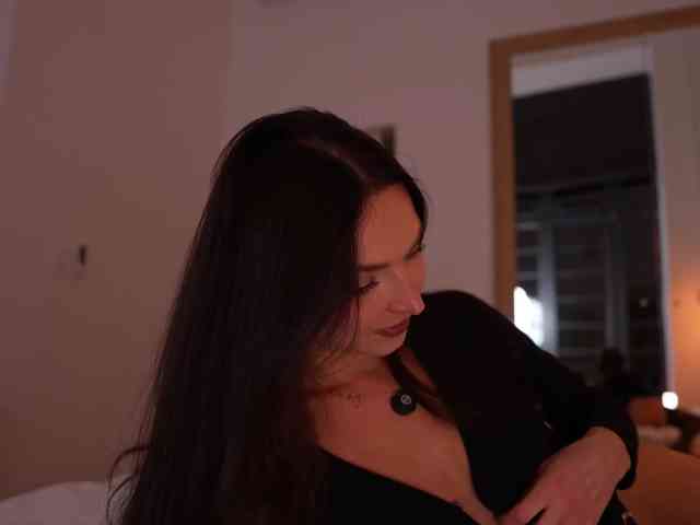 blackvelveet, live webcam girl, age 29, from POLAND, streaming now, kontvingeren, kontneuken
