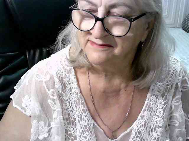 LolkaAlyss, live webcam girl, age 61, from POLAND, streaming now, aziatische massage, chatten