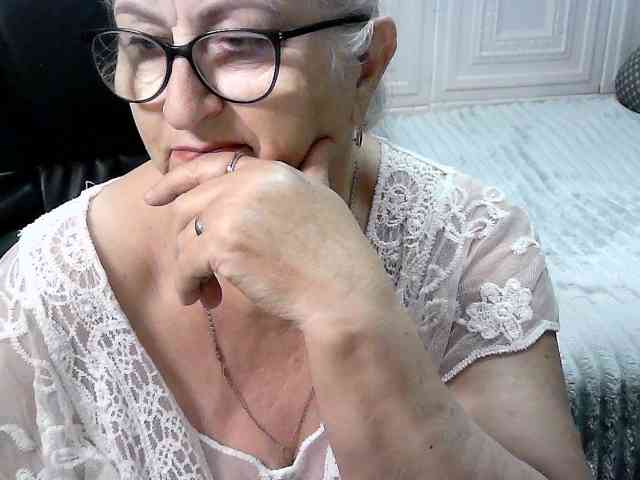 LolkaAlyss, live webcam girl, age 61, from POLAND, streaming now, aziatische massage, chatten