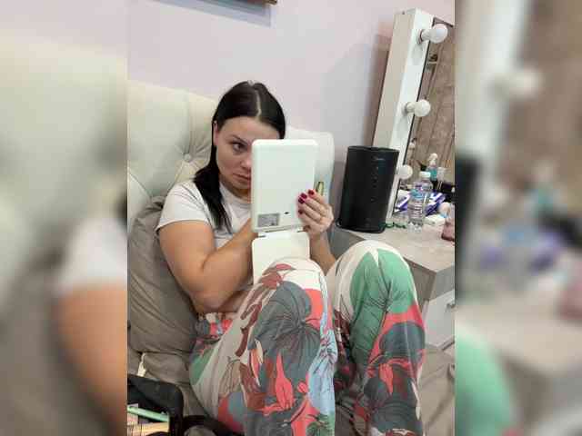 _Milashka_, live webcam girl, age 32, from Россия, streaming now, anaal spelen, kontneuken