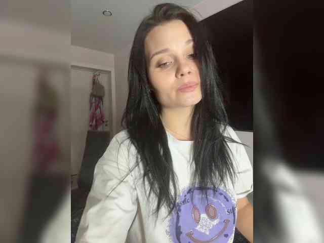 _Milashka_, live webcam girl, age 32, from Россия, streaming now, anaal spelen, kontneuken