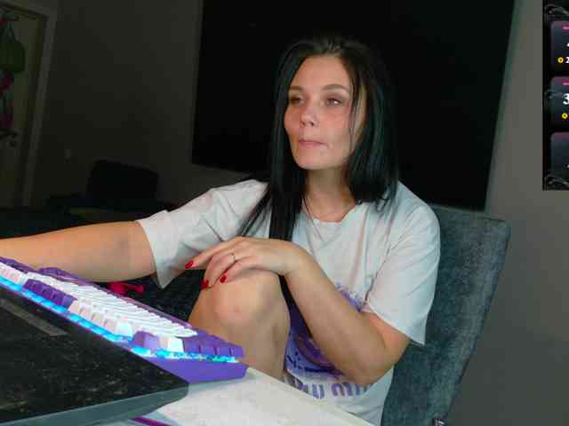 _Milashka_, live webcam girl, age 32, from Россия, streaming now, anaal spelen, kontneuken