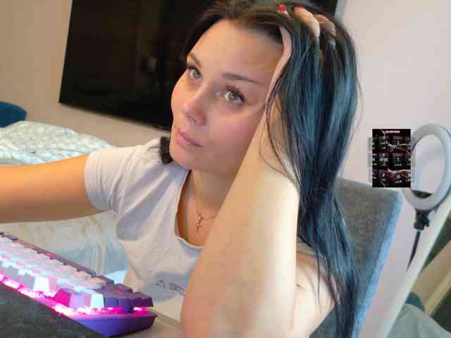 _Milashka_, live webcam girl, age 32, from Россия, streaming now, anaal spelen, kontneuken