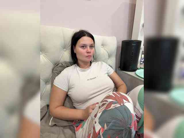 _Milashka_, live webcam girl, age 32, from Россия, streaming now, anaal spelen, kontneuken
