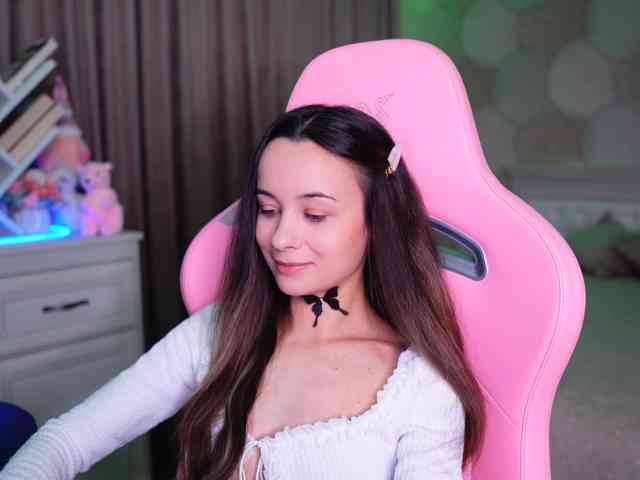 JuicyAngel, live webcam girl, age 26, from Россия, streaming now, chatten, dansen