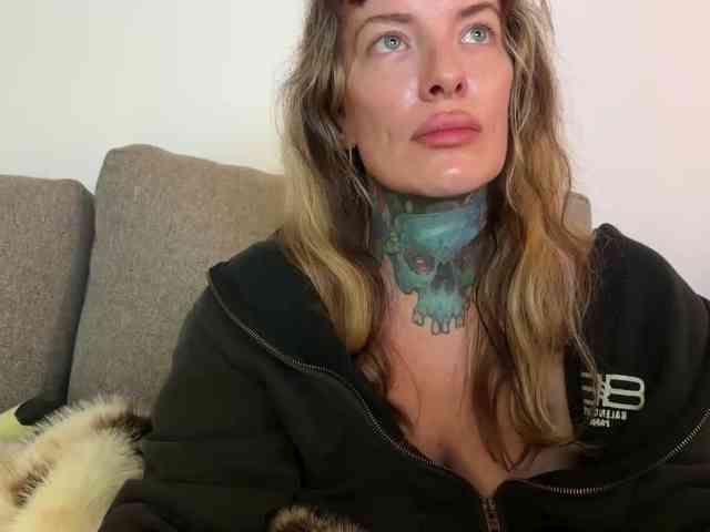 airgeadx, live webcam girl, age 36, from UNITED STATES, streaming now, chatten, facesitting
