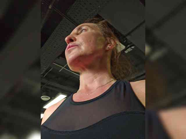 EditaMilf, live webcam girl, age 46, from RUSSIAN FEDERATION, streaming now, anaal spelen, aziatische massage