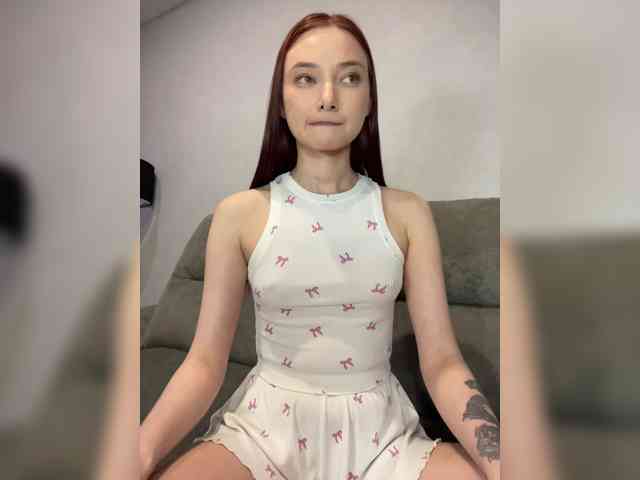 Alice__Foxx, live webcam girl, age 23, from Россия, streaming now, pijpbeurt, chatten