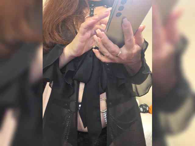Flirt_Red, live webcam girl, age 43, from Украина, streaming now, anaal spelen, kontneuken