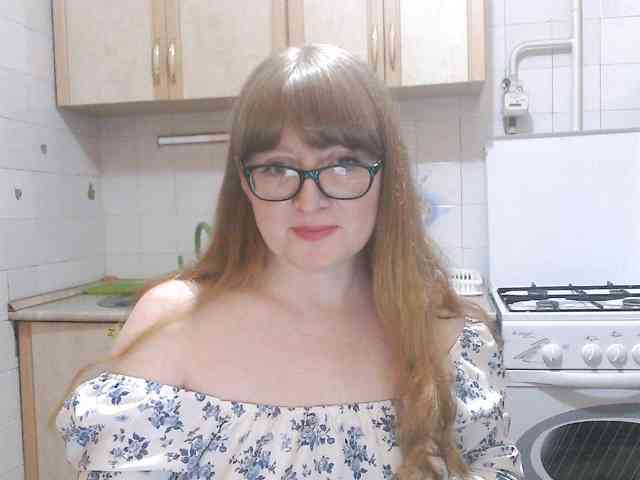 L-e-l-i-k, live webcam girl, age 37, from Россия, streaming now, chatten, dansen