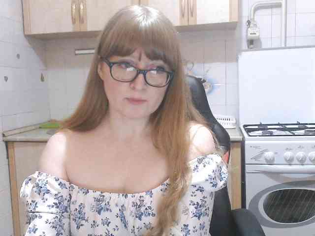 L-e-l-i-k, live webcam girl, age 37, from Россия, streaming now, chatten, dansen