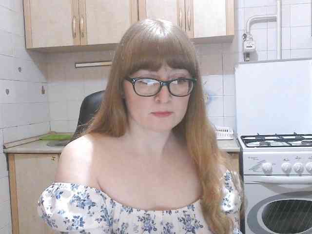 L-e-l-i-k, live webcam girl, age 37, from Россия, streaming now, chatten, dansen