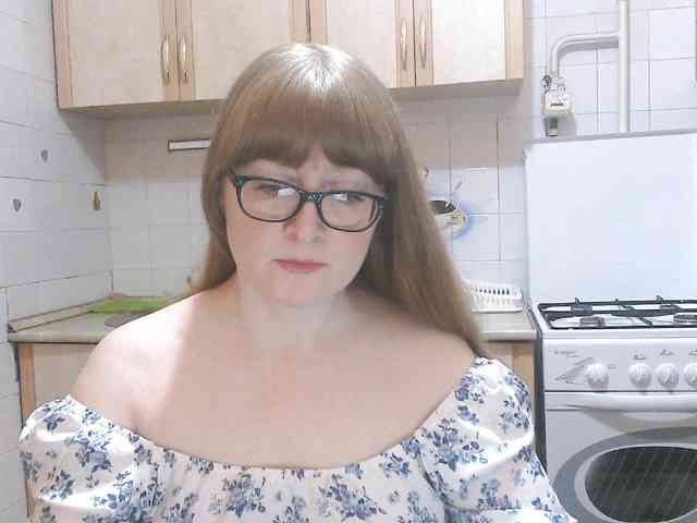L-e-l-i-k, live webcam girl, age 37, from Россия, streaming now, chatten, dansen