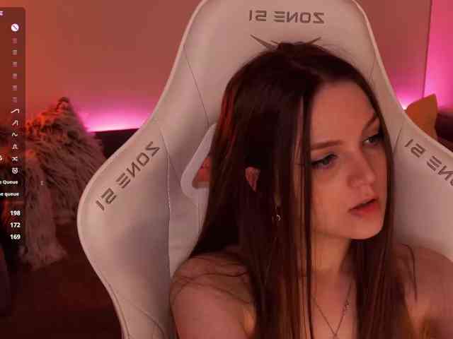 linessa, live webcam girl, age 20, from Россия, streaming now, anaal spelen, kontneuken