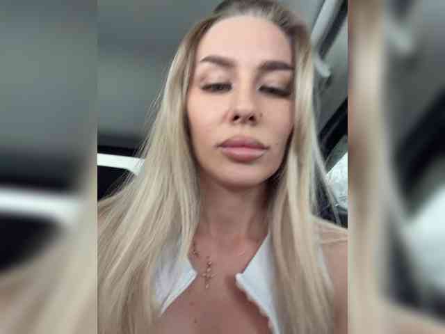 -Lovensesgirl-, live webcam girl, age 23, from Россия, streaming now, anaal spelen, kontneuken