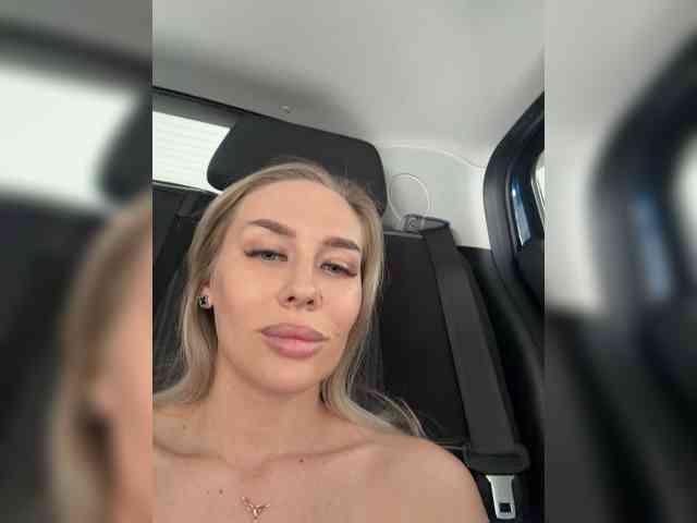 -Lovensesgirl-, live webcam girl, age 23, from Россия, streaming now, anaal spelen, kontneuken