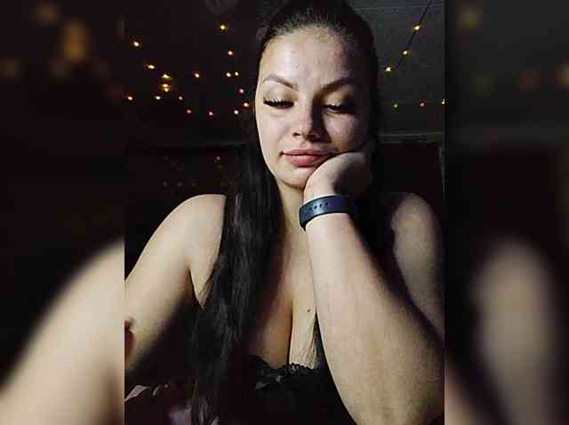 Sweet-Candy88, live webcam girl, age 27, from Украина, streaming now, pijpbeurt, chatten