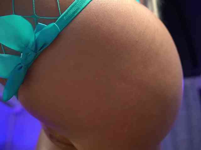 MandyPeas, live webcam girl, age 20, from EUROPE, streaming now, anaal spelen, kontvingeren