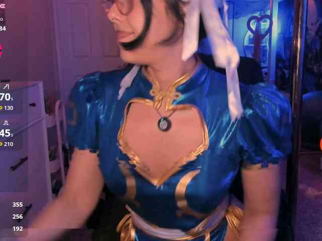 EveeLuna, live webcam girl, age 28, from UNITED STATES, streaming now, pijpbeurt, camshow