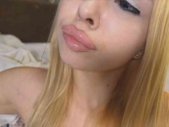 Lalala___, live webcam girl, age 23, from Россия, streaming now, pijpbeurt, camshow