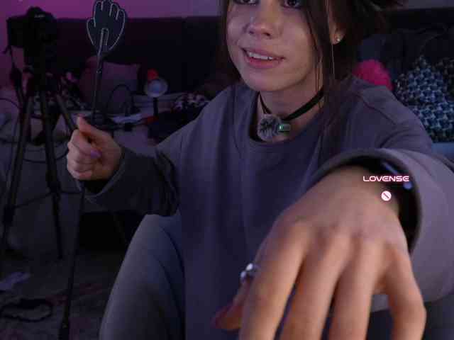 peppy_bobble, live webcam girl, age 20, from Россия, streaming now, anaal spelen, kontvingeren