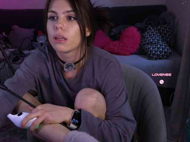 peppy_bobble, live webcam girl, age 20, from Россия, streaming now, anaal spelen, kontvingeren