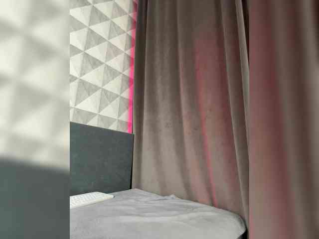 dee_zee, live webcam girl, age 24, streaming now, anaal spelen, kontvingeren