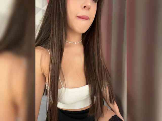 dee_zee, live webcam girl, age 24, streaming now, anaal spelen, kontvingeren