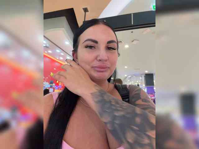 KROSHKA_N, live webcam girl, age 35, from RUSSIA, streaming now, camshow, chatten