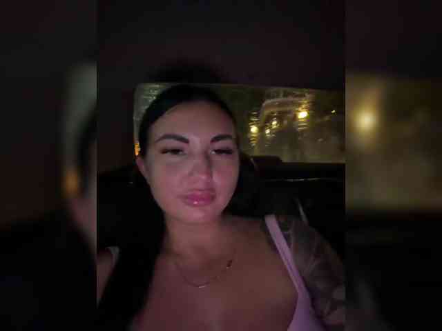 KROSHKA_N, live webcam girl, age 35, from RUSSIA, streaming now, camshow, chatten