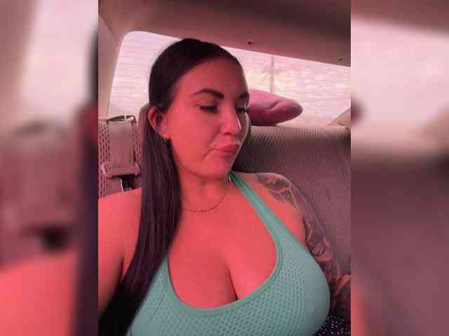 KROSHKA_N, live webcam girl, age 35, from RUSSIA, streaming now, camshow, chatten