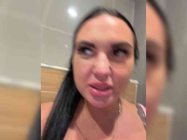 KROSHKA_N, live webcam girl, age 35, from RUSSIA, streaming now, camshow, chatten