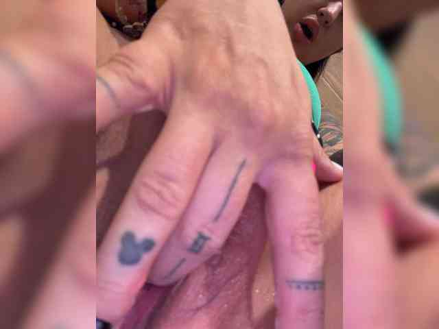 KROSHKA_N, live webcam girl, age 35, from RUSSIA, streaming now, camshow, chatten