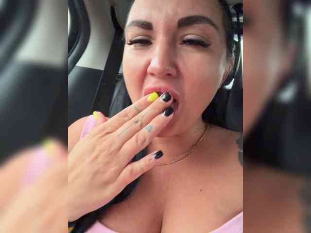 KROSHKA_N, live webcam girl, age 35, from RUSSIA, streaming now, camshow, chatten
