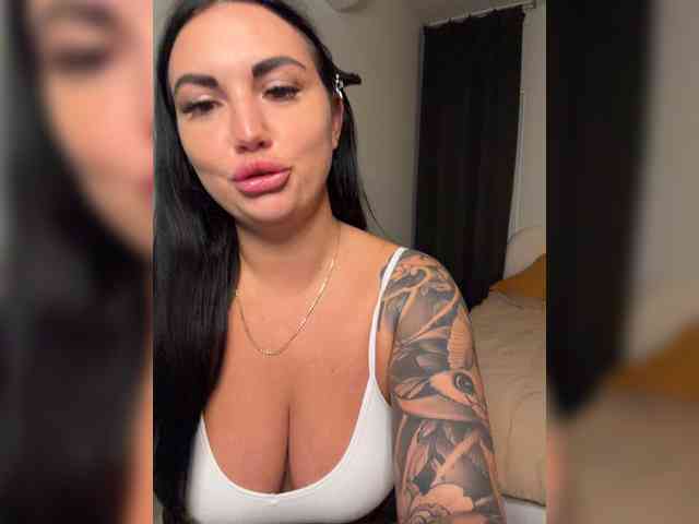 KROSHKA_N, live webcam girl, age 35, from RUSSIA, streaming now, camshow, chatten