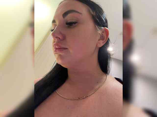 KROSHKA_N, live webcam girl, age 35, from RUSSIA, streaming now, camshow, chatten
