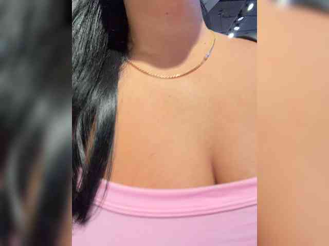 KROSHKA_N, live webcam girl, age 35, from RUSSIA, streaming now, camshow, chatten