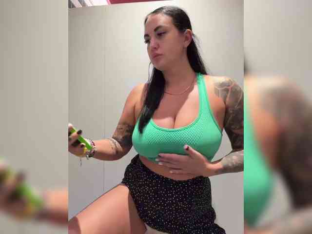 KROSHKA_N, live webcam girl, age 35, from RUSSIA, streaming now, camshow, chatten