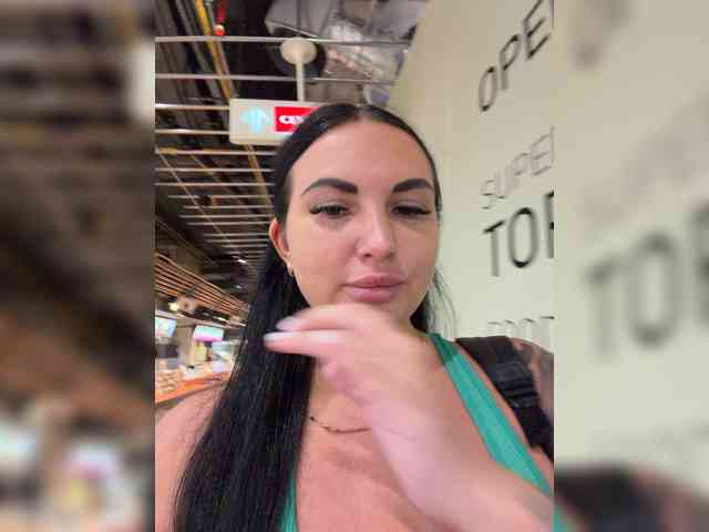 KROSHKA_N, live webcam girl, age 35, from RUSSIA, streaming now, camshow, chatten