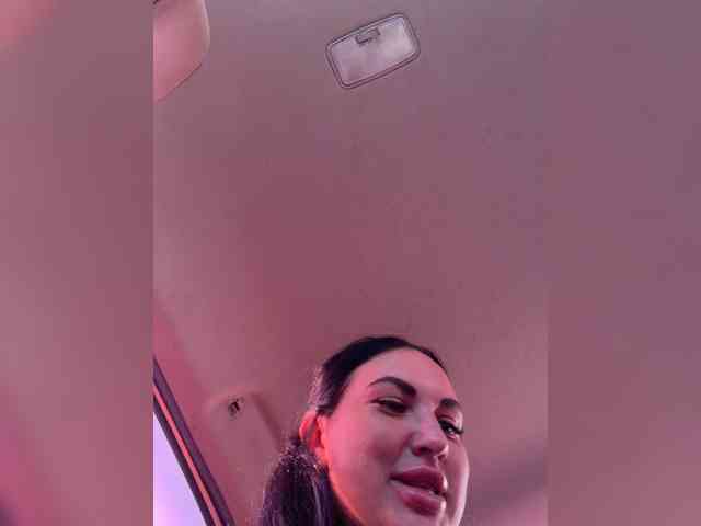 KROSHKA_N, live webcam girl, age 35, from RUSSIA, streaming now, camshow, chatten