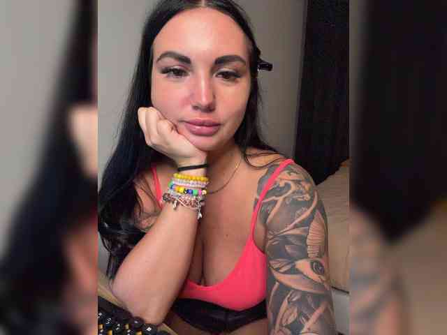 KROSHKA_N, live webcam girl, age 35, from RUSSIA, streaming now, camshow, chatten