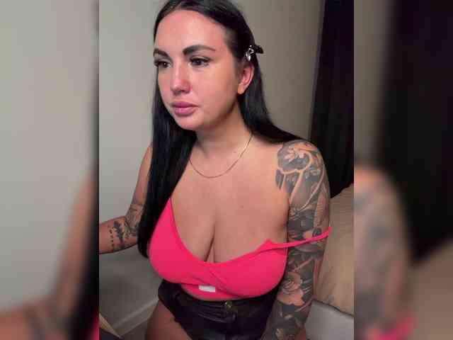 KROSHKA_N, live webcam girl, age 35, from RUSSIA, streaming now, camshow, chatten