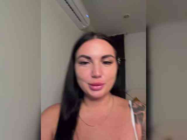 KROSHKA_N, live webcam girl, age 35, from RUSSIA, streaming now, camshow, chatten